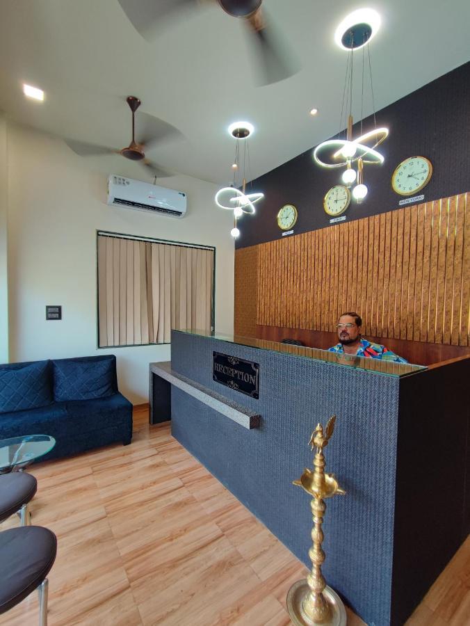 Hotel Starlit Navi Mumbai Exteriör bild