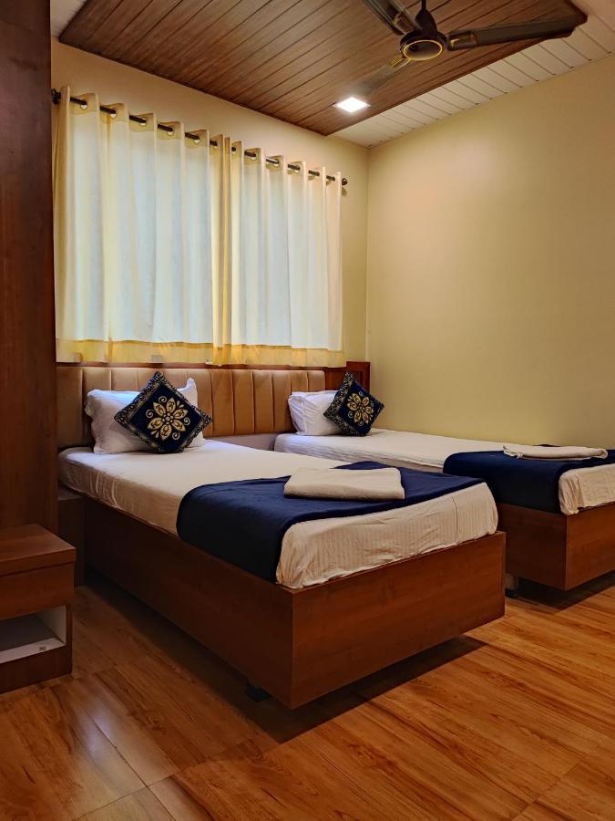 Hotel Starlit Navi Mumbai Exteriör bild