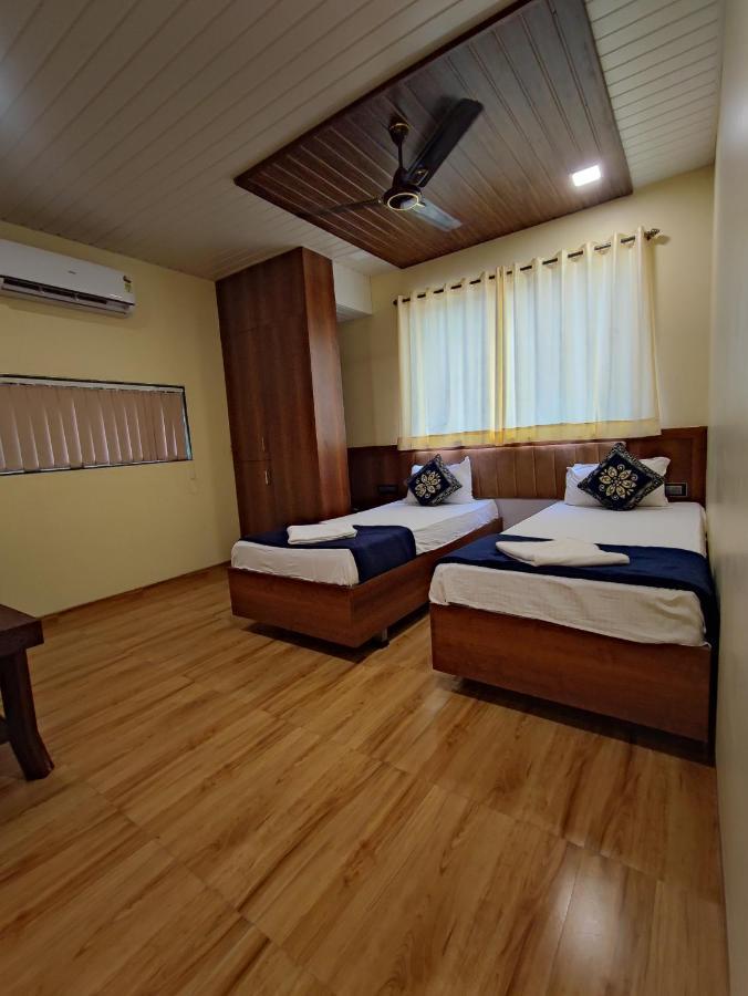 Hotel Starlit Navi Mumbai Exteriör bild