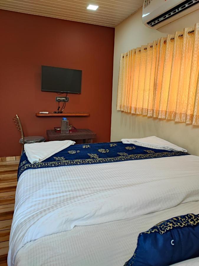 Hotel Starlit Navi Mumbai Exteriör bild