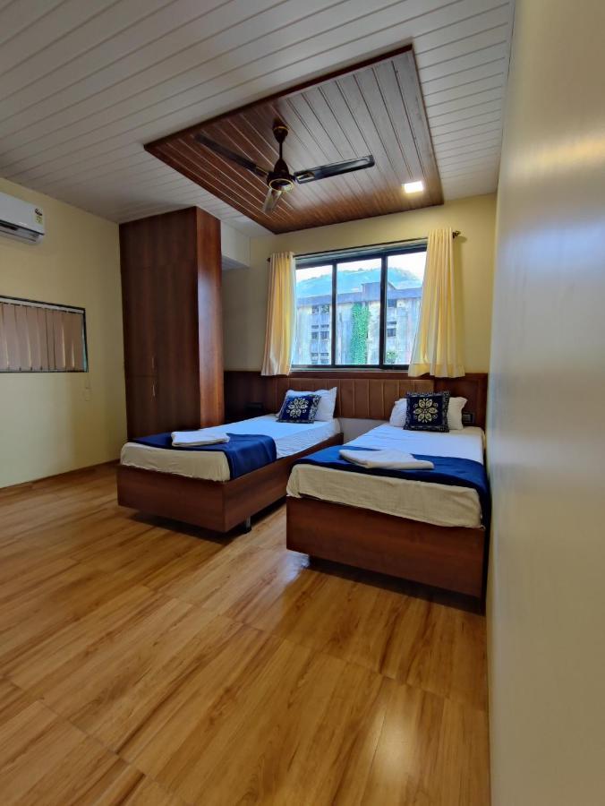 Hotel Starlit Navi Mumbai Exteriör bild
