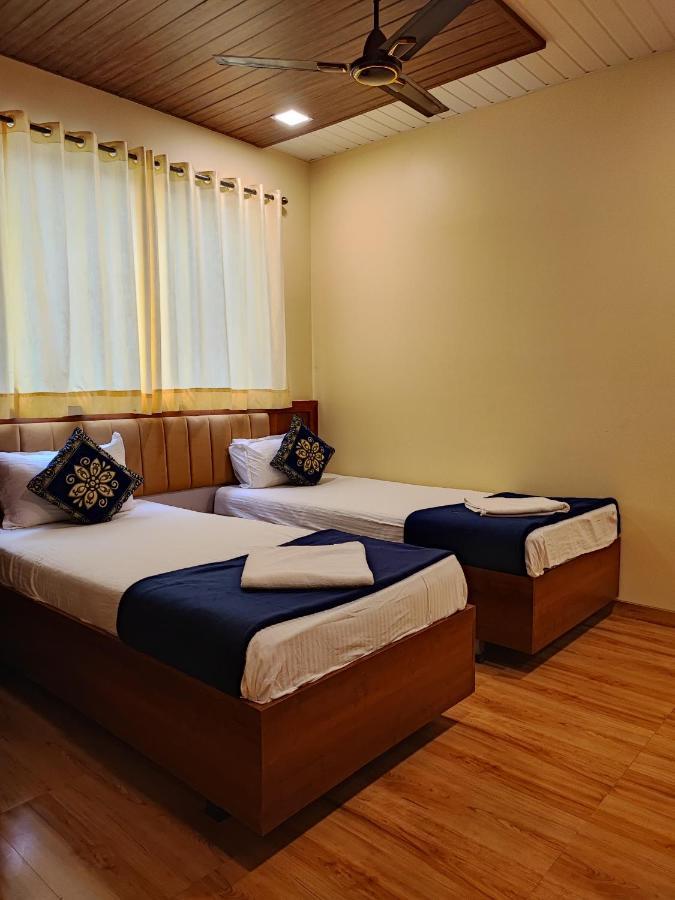 Hotel Starlit Navi Mumbai Exteriör bild