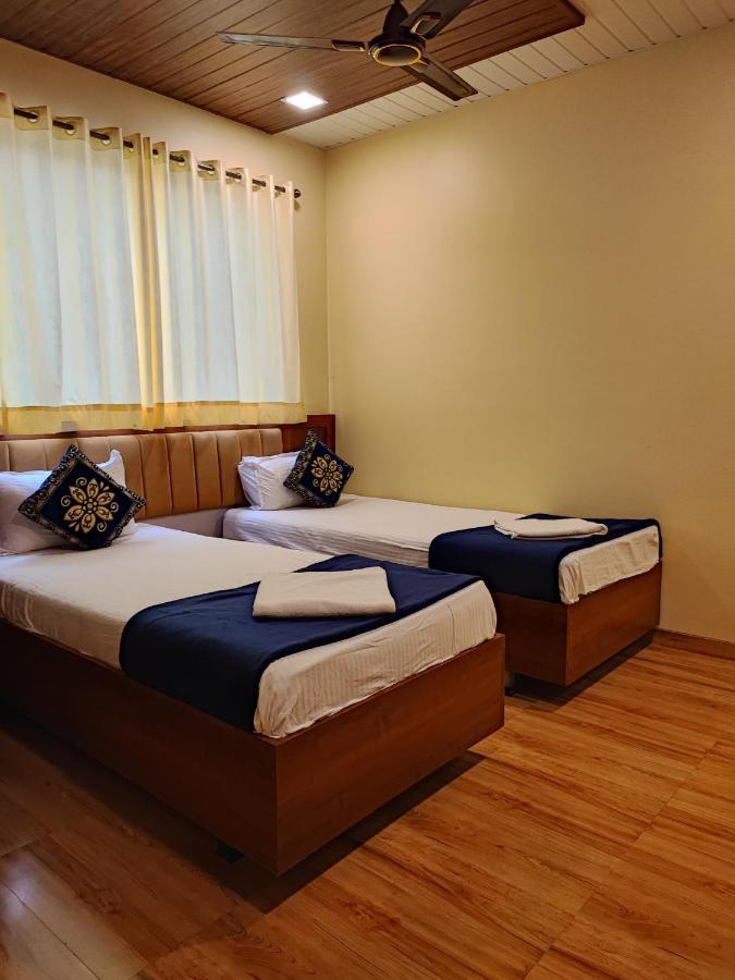 Hotel Starlit Navi Mumbai Exteriör bild
